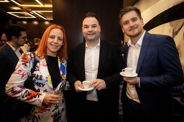 Ekipa Promotiva_Karmen Kovač_Grega Antolin_Martin Cerkovnik_Foto Matej Mišič