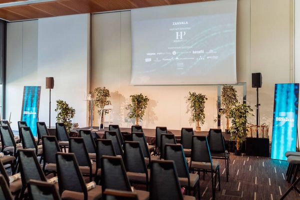 superznamka-klub-hr-kot-tajno-orozje-znamke-oSerLK