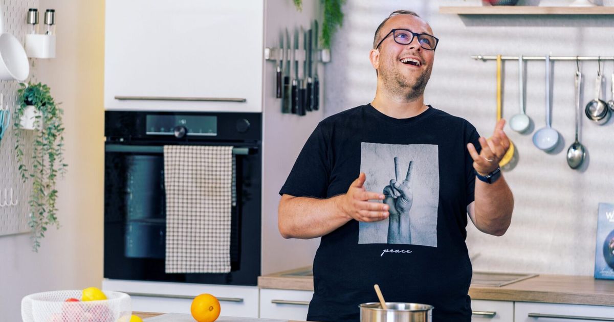 Sašo Šketa v novem studiu (foto Neža Šketa)_01