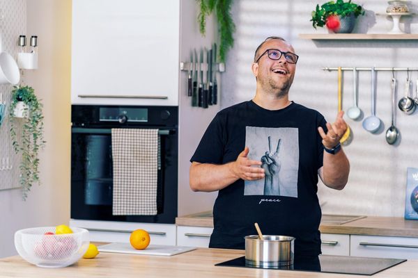 Sašo Šketa v novem studiu (foto Neža Šketa)_01